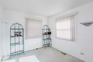 106 Woodcrest Cir, Streamwood, IL 60107 - Photo 15