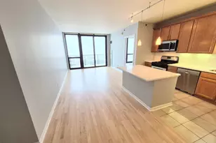 210 S Desplaines St, Chicago, IL 60661 - Photo 5