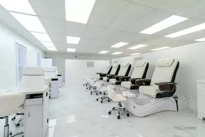 [Address not provided], Waukegan, IL 60085 - Photo 7