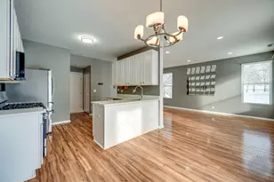 4055 Blackstone Dr, Aurora, IL 60504 - Photo 9