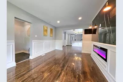 8109 S Marquette Avenue, Chicago, IL 60617 - Photo 7