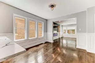 8109 S Marquette Ave, Chicago, IL 60617 - Photo 11