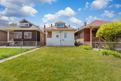 8109 S Marquette Avenue, Chicago, IL 60617 - Photo 33