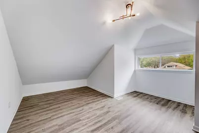 8109 S Marquette Avenue, Chicago, IL 60617 - Photo 25