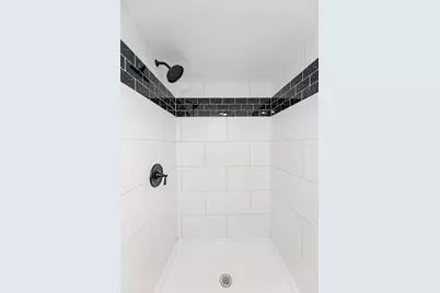 8109 S Marquette Avenue, Chicago, IL 60617 - Photo 29