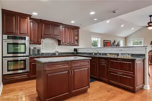 9221 S Avers Ave, Evergreen Park, IL 60805 - Photo 7