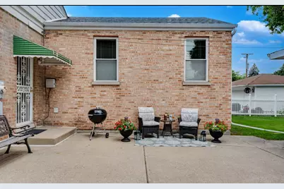 9221 S Avers Avenue, Evergreen Park, IL 60805 - Photo 25