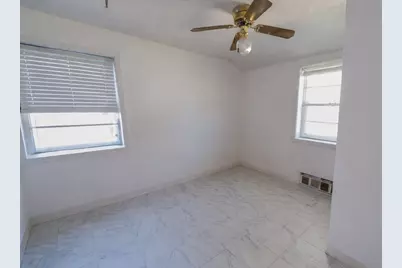 9810 Menard Avenue, Oak Lawn, IL 60453 - Photo 17