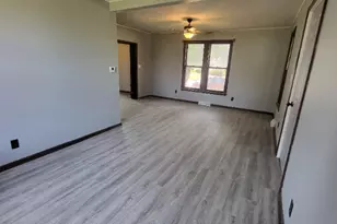 801 Main St, Crescent City, IL 60928 - Photo 13