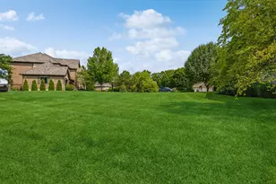 21855 W Murfield Ct, Mundelein, IL 60060 - Photo 1