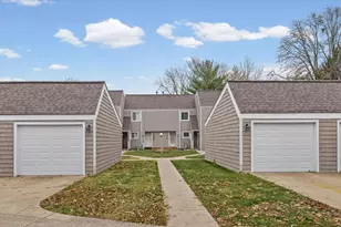 1928 Blackthorn Dr, Champaign, IL 61821 - Photo 3