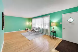 1046 Martingale Dr, Bartlett, IL 60103 - Photo 3