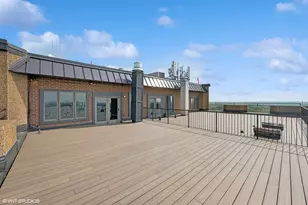 1 Renaissance Pl, Palatine, IL 60067 - Photo 15