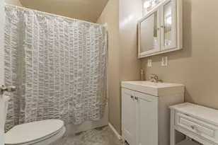 1204 N Ottawa St, Lincoln, IL 62656 - Photo 13