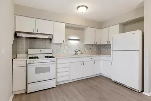 6971 Hanover St, Hanover Park, IL 60133 - Photo 7