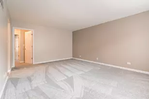 238 Driftwood Ln, Bloomingdale, IL 60108 - Photo 5