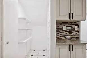 20 S Parliament Way, Mundelein, IL 60060 - Photo 9