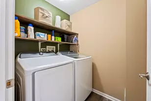 38 E Meadow Dr, Cortland, IL 60112 - Photo 49