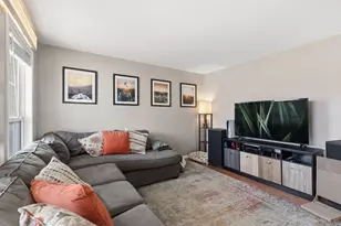 2138 N Green Valley Ln, Round Lake Beach, IL 60073 - Photo 3