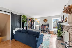 2138 N Green Valley Ln, Round Lake Beach, IL 60073 - Photo 9