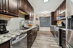 1967 N Jamestown Dr, Palatine, IL 60074 - Photo 3