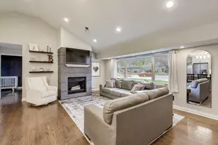 591 S Park Rd, Lombard, IL 60148 - Photo 9