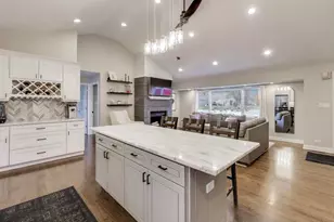 591 S Park Rd, Lombard, IL 60148 - Photo 3