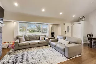 591 S Park Rd, Lombard, IL 60148 - Photo 5