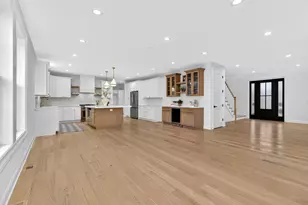 11300 Sequoya Ln, Indian Head Park, IL 60525 - Photo 9