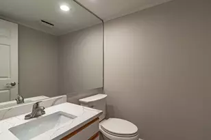 1087 Deerfield Pl, Highland Park, IL 60035 - Photo 13