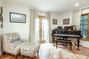 39 Mockingbird Ln, Oak Brook, IL 60523 - Photo 5