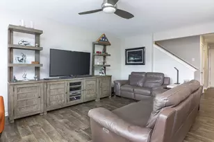 2084 Canyon Creek Ct, Aurora, IL 60503 - Photo 9