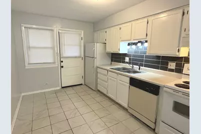 1110 W 18th Street #1E, Broadview, IL 60155 - Photo 5