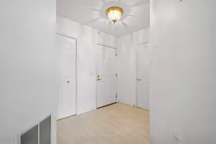 7450 Lincoln Ave, Skokie, IL 60077 - Photo 9