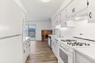 8926 Butterfield Ln, Orland Park, IL 60462 - Photo 13