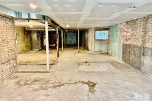 7804 S Burnham Ave, Chicago, IL 60649 - Photo 21