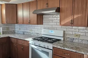 [Address not provided], Elmwood Park, IL 60707 - Photo 9