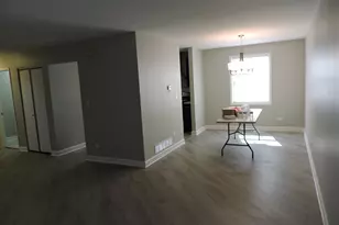 407 Beechwood Dr, Westmont, IL 60559 - Photo 3