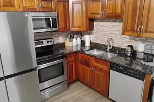 1S265 Holyoke Ln, Villa Park, IL 60181 - Photo 5