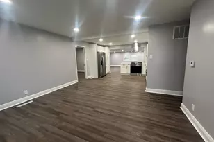 616 Parkside Cir, Streamwood, IL 60107 - Photo 5