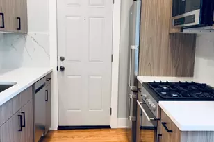 5060 N Wolcott Ave, Chicago, IL 60640 - Photo 3