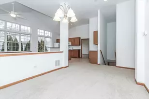 202 Braeburn Cir, Sugar Grove, IL 60554 - Photo 5