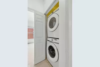 834 W Village Court, Chicago, IL 60608 - Photo 19