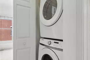 834 W Village Ct, Chicago, IL 60608 - Photo 19