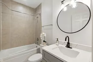 834 W Village Ct, Chicago, IL 60608 - Photo 17