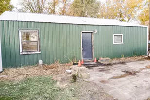 2112 E 2400 Rd, Watseka, IL 60970 - Photo 1