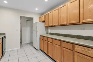 460 Raintree Ct, Glen Ellyn, IL 60137 - Photo 9