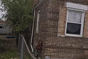 10221 S Hoxie Ave, Chicago, IL 60617 - Photo 15