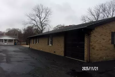 431 S 5th Street, Watseka, IL 60970 - Photo 1