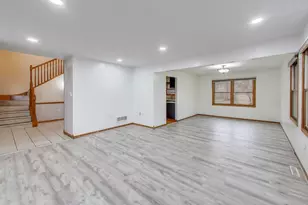 5695 S Park Pl Dr, Rochelle, IL 61068 - Photo 7